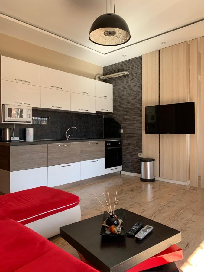 Haris Apartments Tirana Exteriör bild